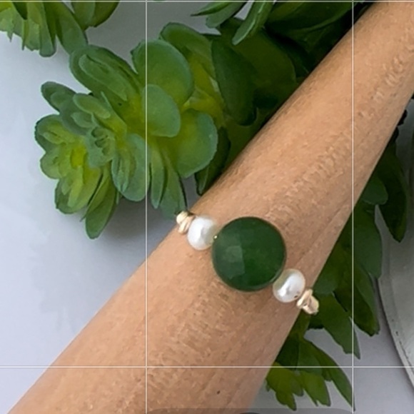 Freshwater Pearls with Green Quartz Gold Ring - Picture 3 of 13